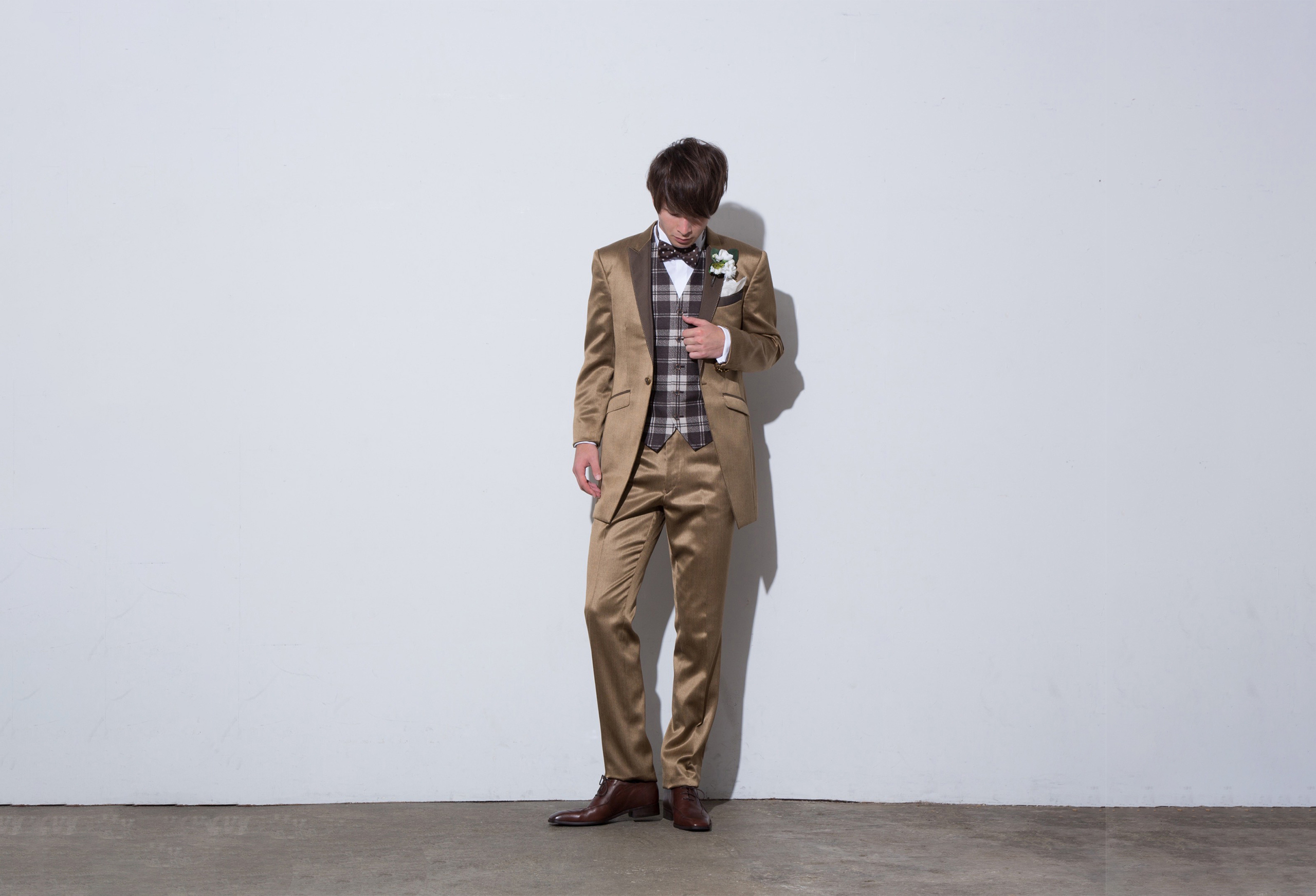 walnut gold tuxedo