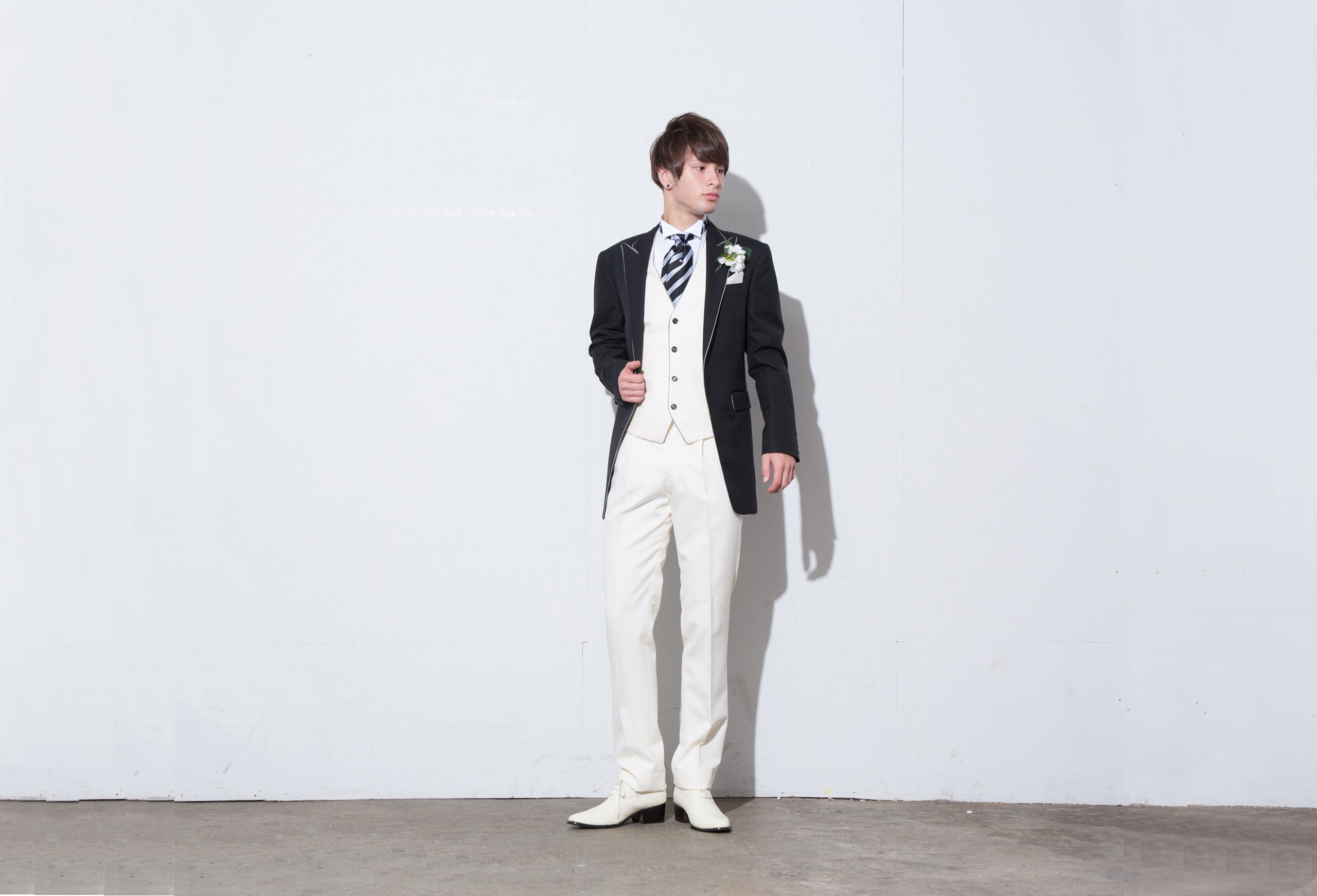 black×off-white tuxedo