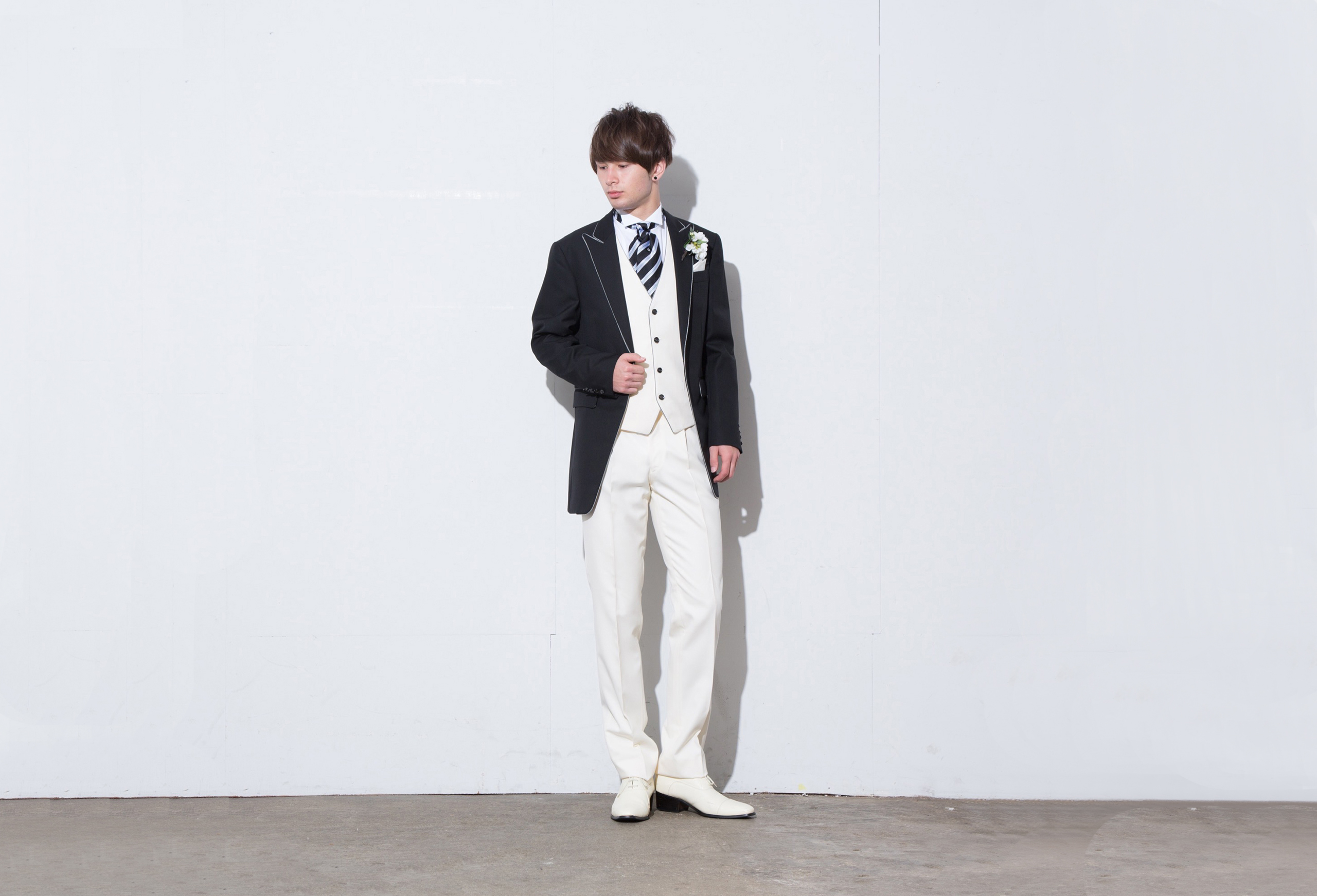 black×off-white tuxedo